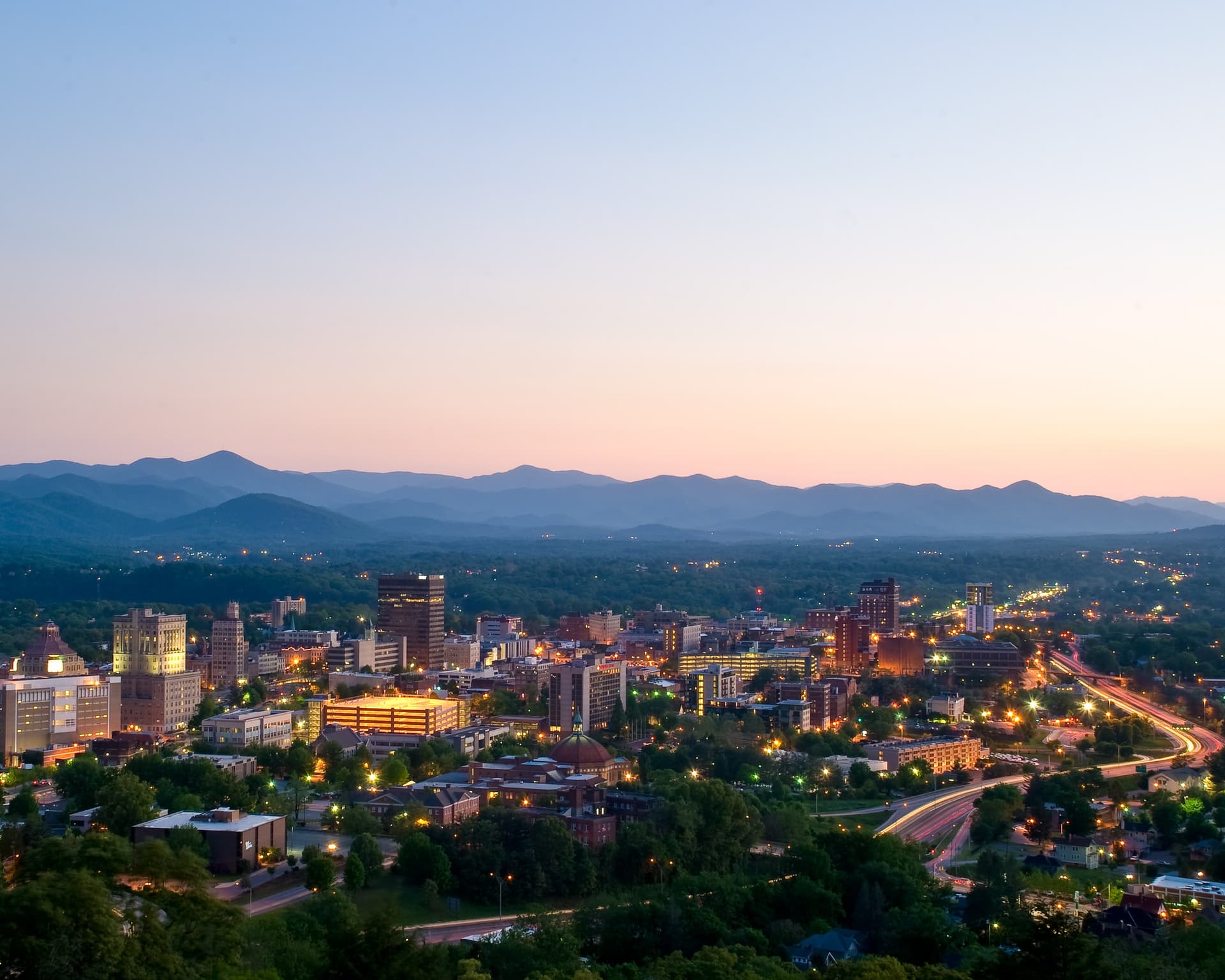 Asheville, North Carolina - Fall foliage and Biltmore Estate destination